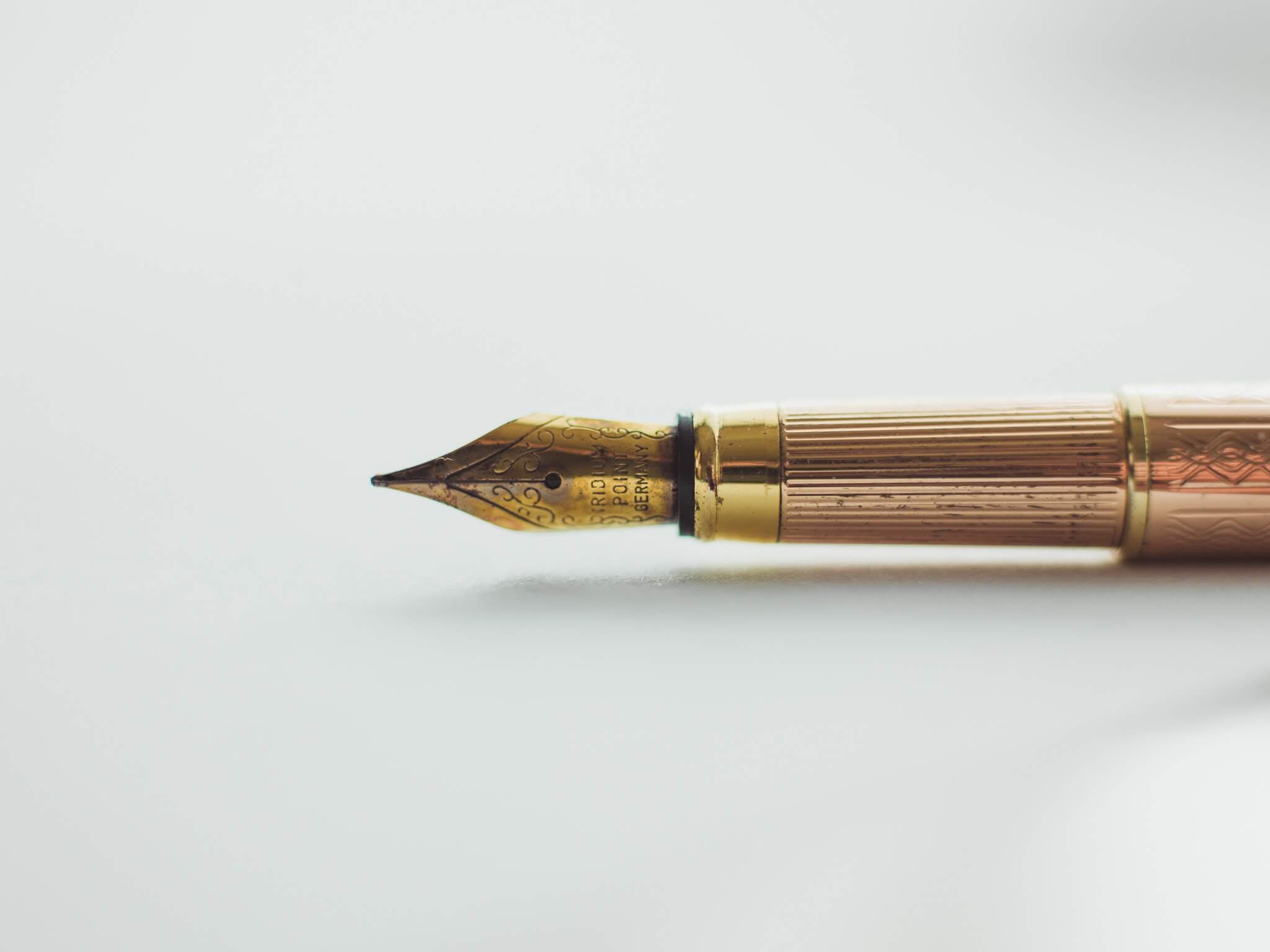 gold-fountain-pen